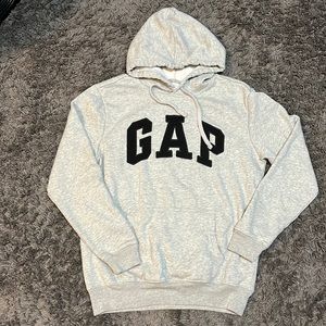 Gap mens grey and black logo hoodie NWOT